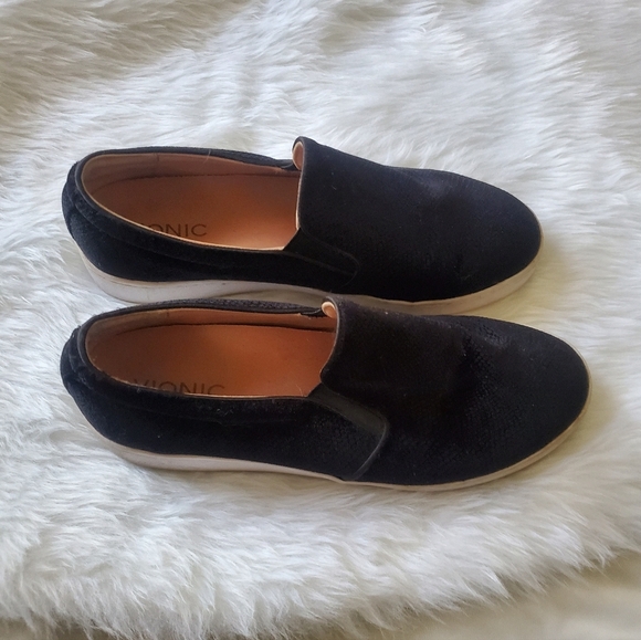 Vionic Kimmie Perforated Black Suede Slip On Sneakers, Size 8.5 - Picture 2 of 6